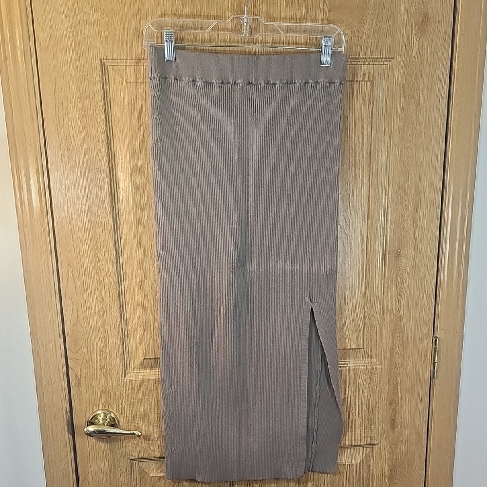 Elegant Sage Green Knit Skirt